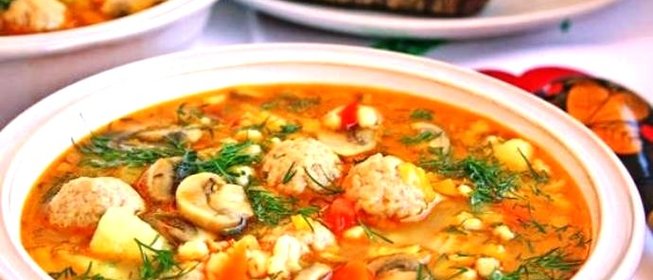 Суп с фрикадельками и перловкой