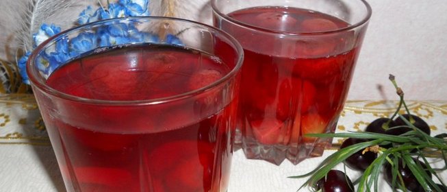 Компот с ягодами и тархуном (эстрагоном)