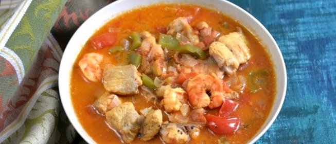 Рыбный суп с помидорами