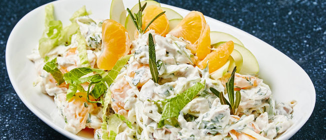Салат с куриным филе и мандаринами