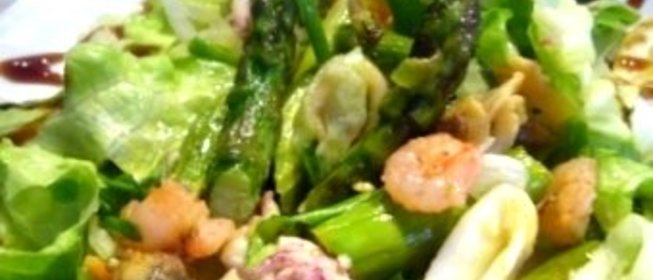 Салат из морского коктейля