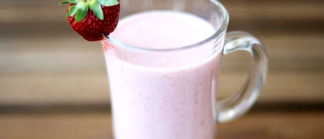 Клубнично-банановый смузи