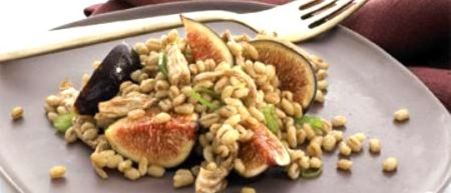 Салат из курицы с инжиром