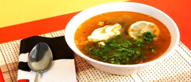 Солянка с красным вином