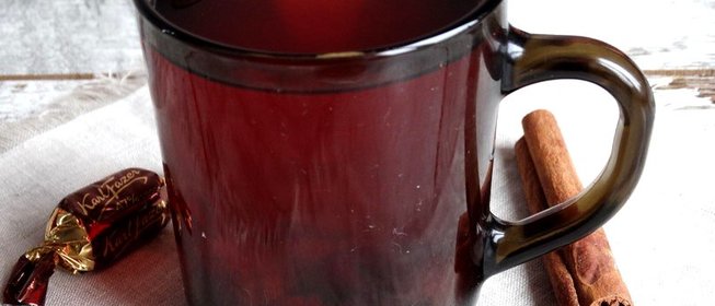 Вишнево-клюквенный компот с корицей