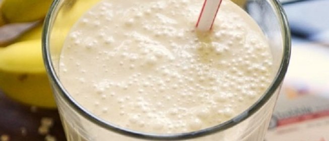 Смузи с бананом и овсяными хлопьями