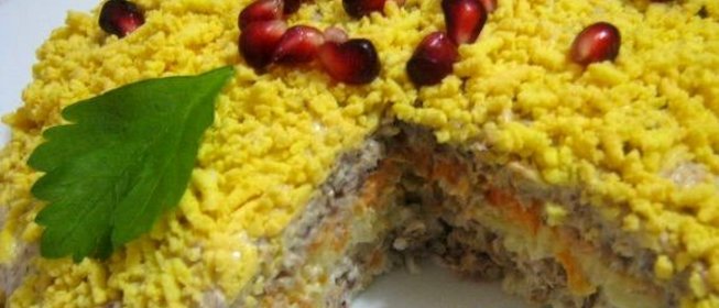 Салат Мимоза с консервой и сыром