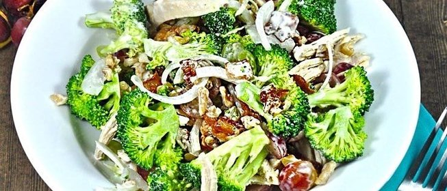 Салат с курицей и брокколи