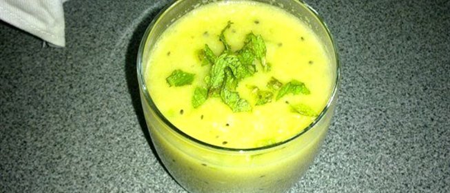 Фруктовый смузи с мятой