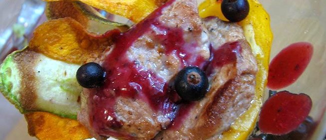 Медальон свиной в смородиновом соке