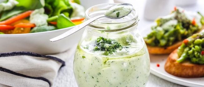 Сырный соус с зеленью