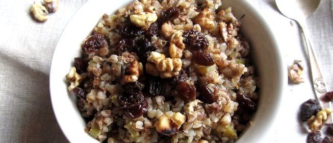 Гречневая каша с сухофруктами