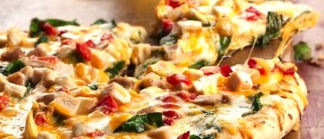 Пицца с креветками и курицей