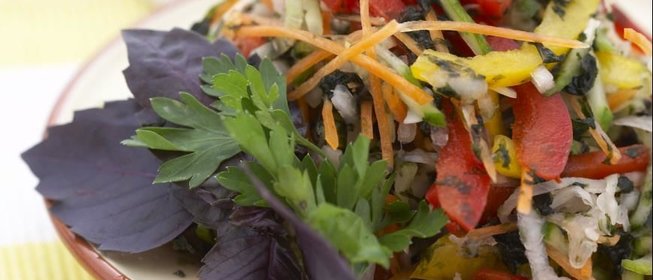 Салат с морской капустой и болгарским перцем