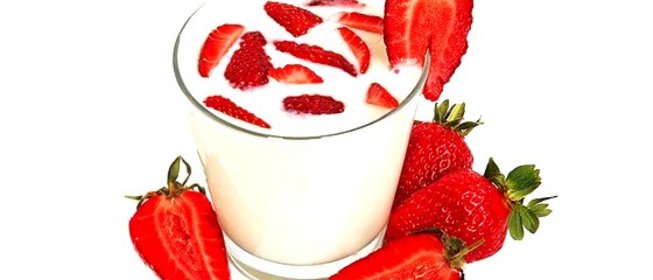 Клубника в ликере со взбитыми сливками