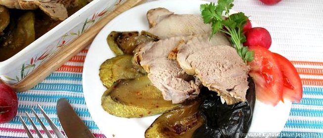 Свинина с овощами в духовке