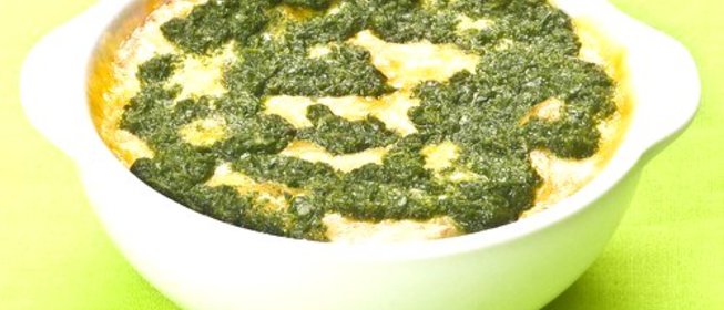 Горячая закуска из шпината и артишоков с сыром