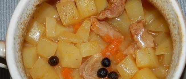 Свинина с картофелем в горшочке