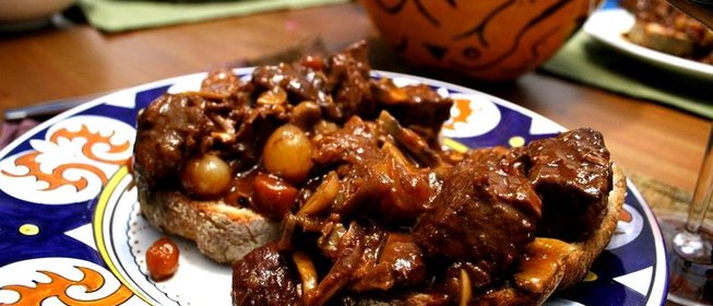 Тушеная говядина (Boeuf Bourguignon)