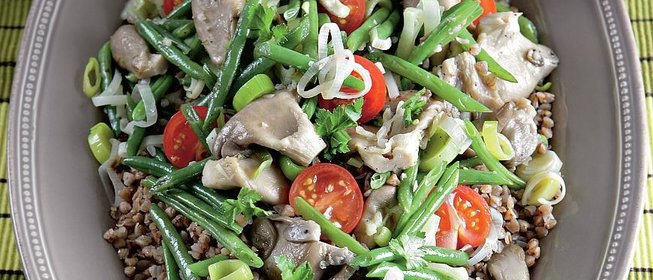 Гречневая каша с овощами и вешенками