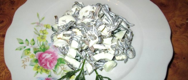 Салат с морской капустой и огурцом