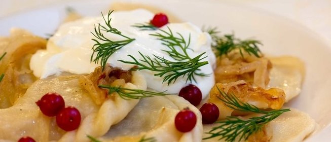 Вареники с кислой капустой и мятым картофелем