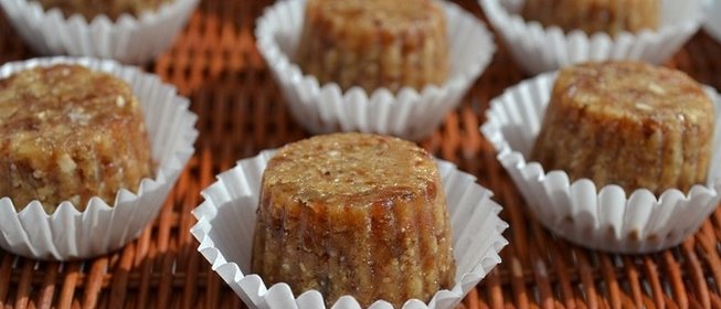 Домашние конфеты с финиками и арахисом