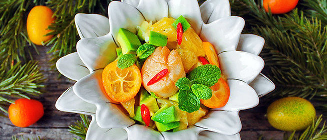 Салат с морским гребешком, мятой и апельсином