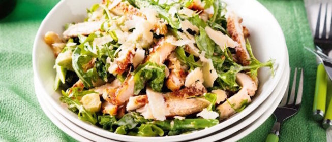 Салат с курицей и авокадо