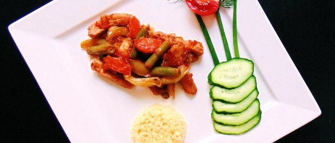 Свинина с овощами и пшеном на балканский мотив