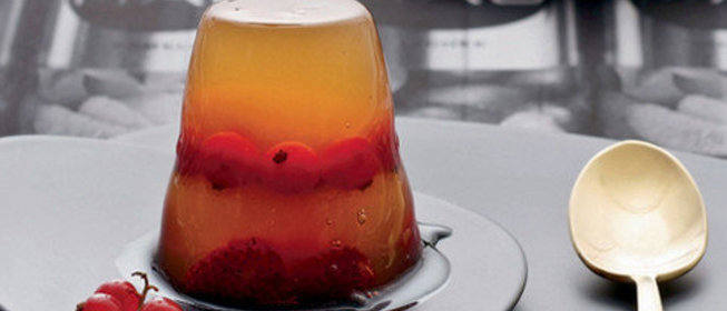 Двуслойное желе с ягодами