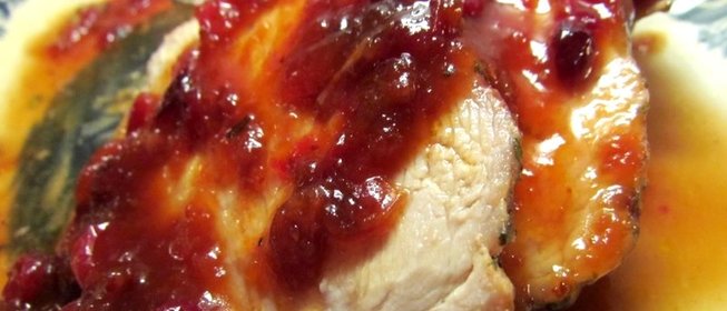 Свинина в брусничном соусе