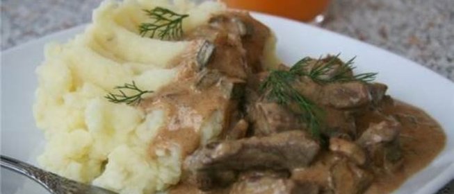 Говядина с огурцами солеными