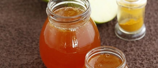 Яблочное желе с корицей и шафраном