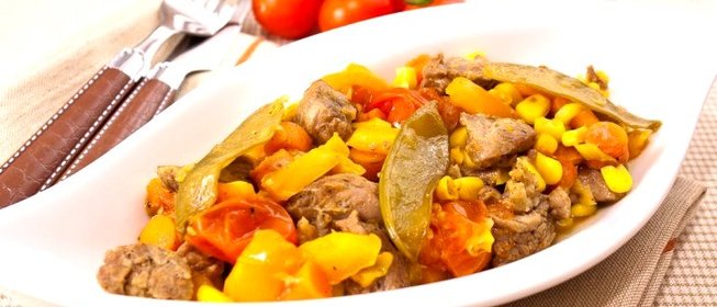 Говядина, запеченная с овощами