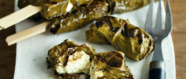 Фета в виноградных листьях