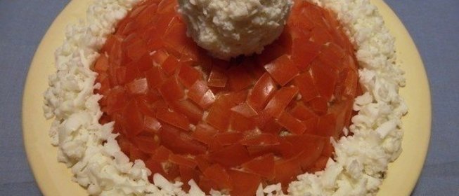 Салат с тунцом «Красная шапка»