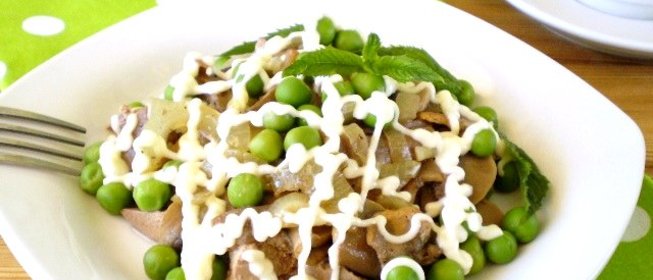 Теплый салат с куриной печенью