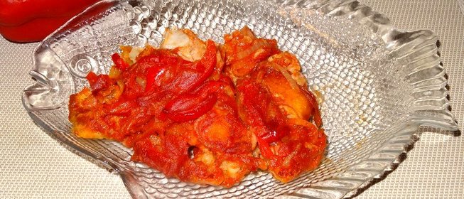 Жареная рыба с болгарским перцем в томате