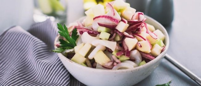 Постный салат с кальмарами