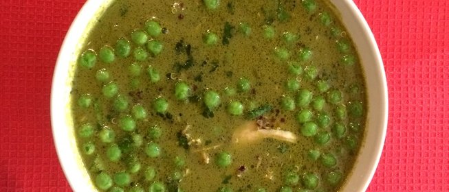 Перуанский куриный суп с кинзой и киноа (Aguadito de Pollo)