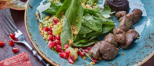 Салат с куриной печенью