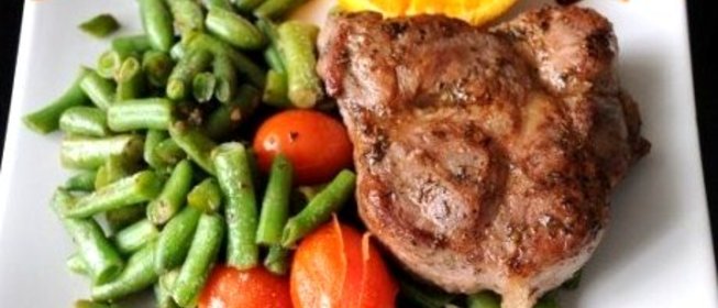 Свинина с карамелизированным картофелем и красными апельсинами