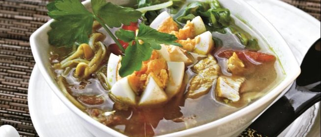 Сото айям, куриный суп