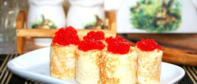 Блинчики с икрой красной