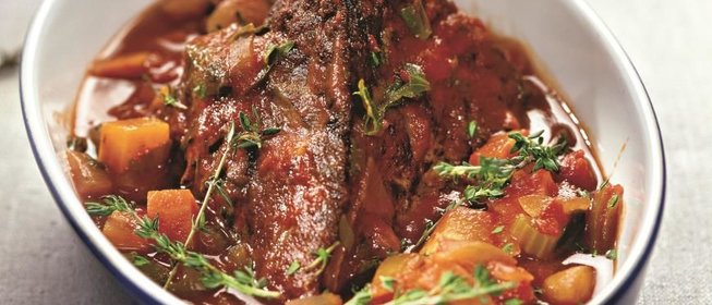 Говядина, тушеная с овощами