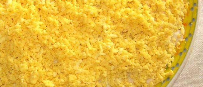 Салат «Мимоза» с картофелем и сайрой