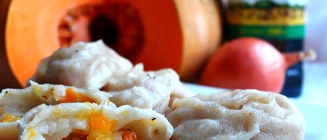Манты с тыквой и картошкой