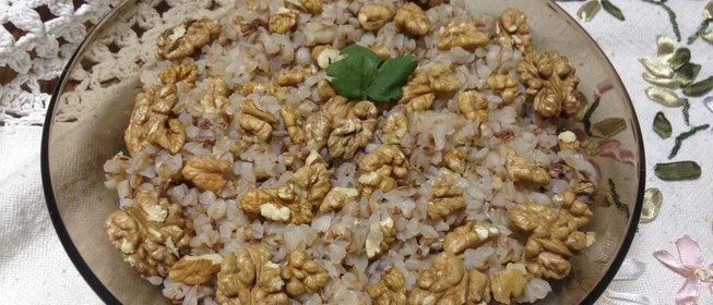Гречневая каша с чесноком и грецкими орехами