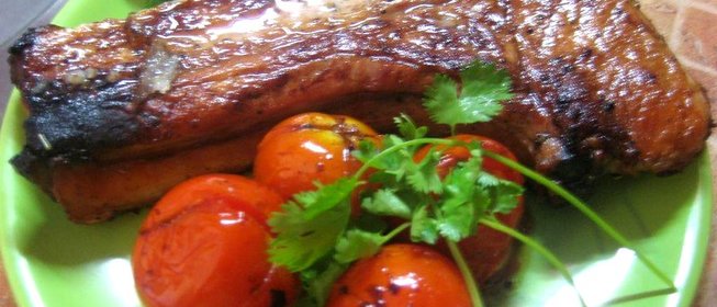 Пряная свинина с помидорами